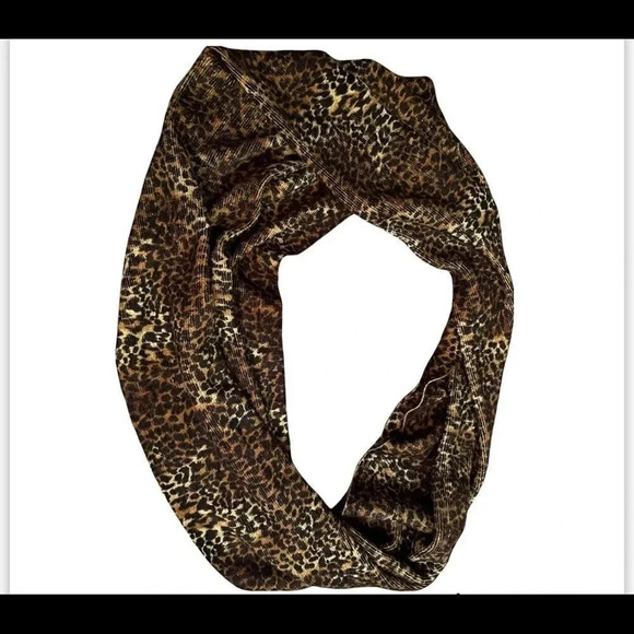 Michael Kors infinity scarf Animal print Soft Cozy Winter 16” X 27” - Picture 1 of 8